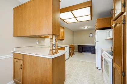 Kitchen Island Photo of 13 33123 George Ferguson Way, Abbotsford, BC