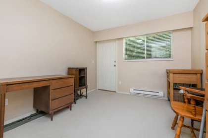 Mudroom Photo of 13 33123 George Ferguson Way, Abbotsford, BC