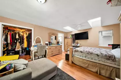 Powder Room Photo of 10846 129 Street Street, Surrey, BC