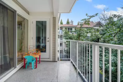 Hot Tub / Spa Photo of 308 9688 148 Street, Surrey, BC