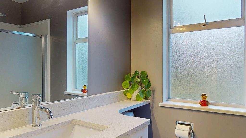 Basement Recreation Room Photo of 5567 Calli Place, Sechelt, BC