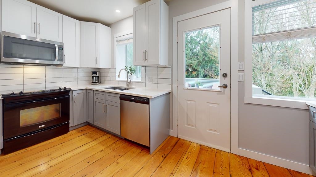 Breakfast Nook Photo of 5567 Calli Place, Sechelt, BC