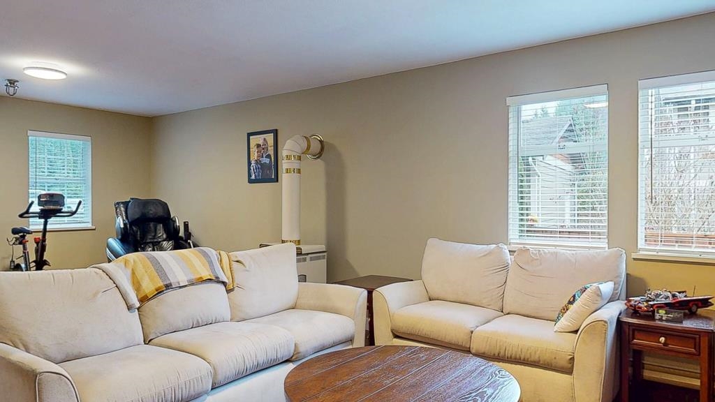 Entry Foyer Photo of 5567 Calli Place, Sechelt, BC