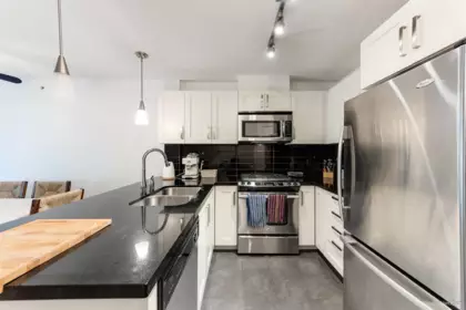 209 2133 Douglas Road, Burnaby, BC, Burnaby — Apartment/Condo for sale