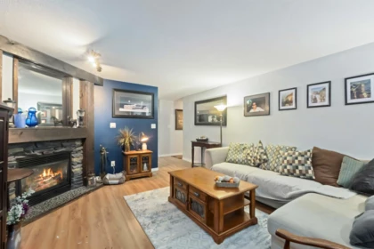 Hallway Photo of 27111 122 Avenue, Maple Ridge, BC