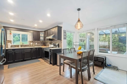 Kitchen Island Photo of 27111 122 Avenue, Maple Ridge, BC