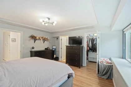 Powder Room Photo of 27111 122 Avenue, Maple Ridge, BC