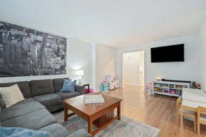 Primary Bedroom Photo of 27111 122 Avenue, Maple Ridge, BC