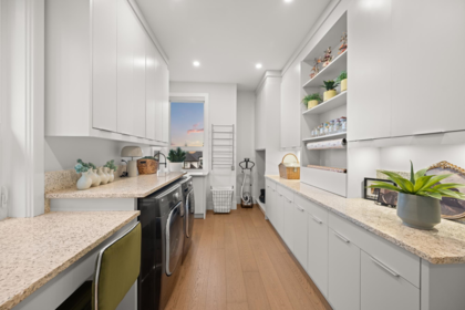 Mudroom Photo of 16728 Mcnair Drive, Surrey, BC