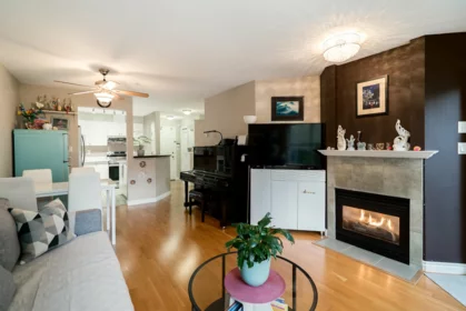 Breakfast Nook Photo of 101 519 Twelfth Street, New Westminster, BC