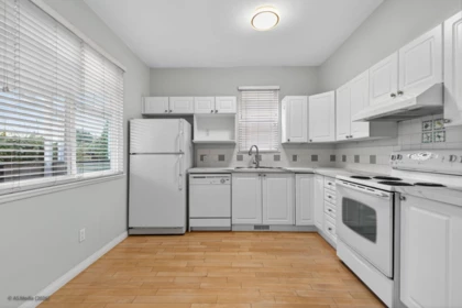Primary Bathroom Photo of 14896 56a Avenue, Surrey, BC