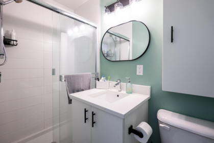 Primary Bathroom Photo of 209 13678 Grosvenor Road, Surrey, BC