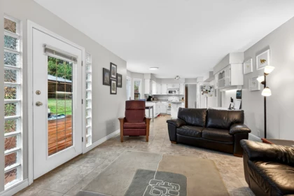 Basement Recreation Room Photo of 885 165 Street, Surrey, BC