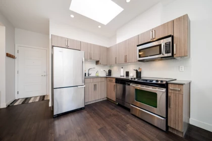 PH2 885 Salsbury Drive, Vancouver, BC, Vancouver — Apartment/Condo for sale