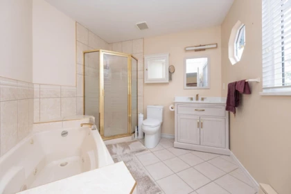 Powder Room Photo of 628 E 21st Street, North Vancouver, BC