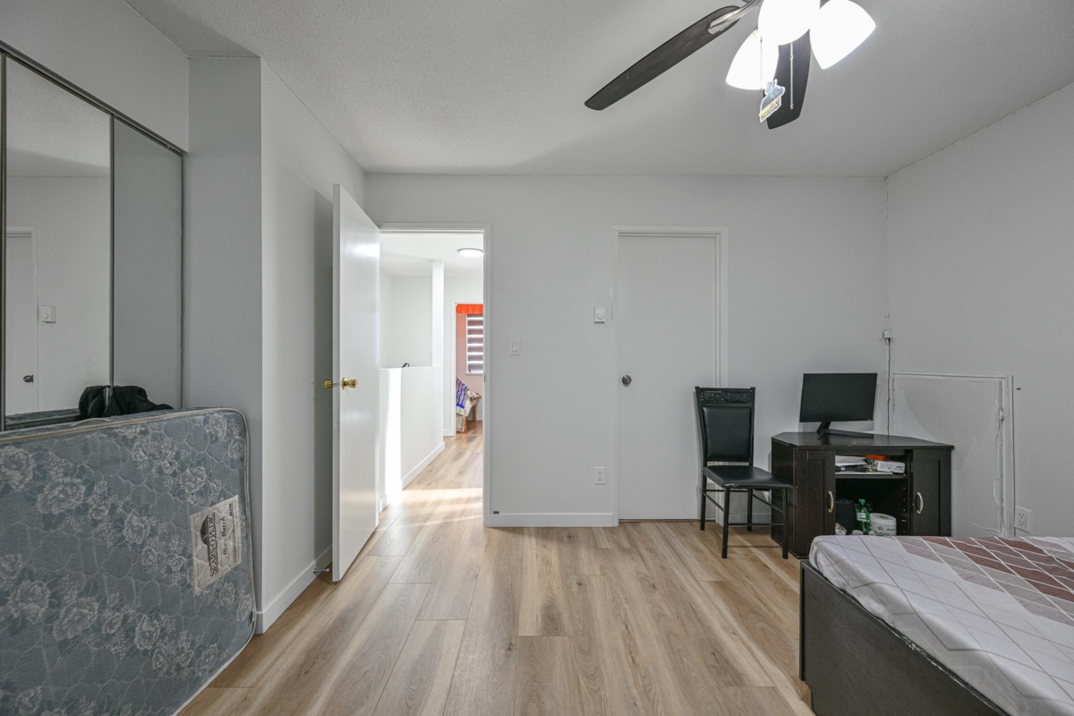 Entry Foyer Photo of 190 32550 Maclure Road, Abbotsford, BC