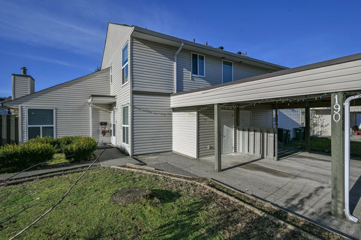 Outdoor Deck Photo of 190 32550 Maclure Road, Abbotsford, BC