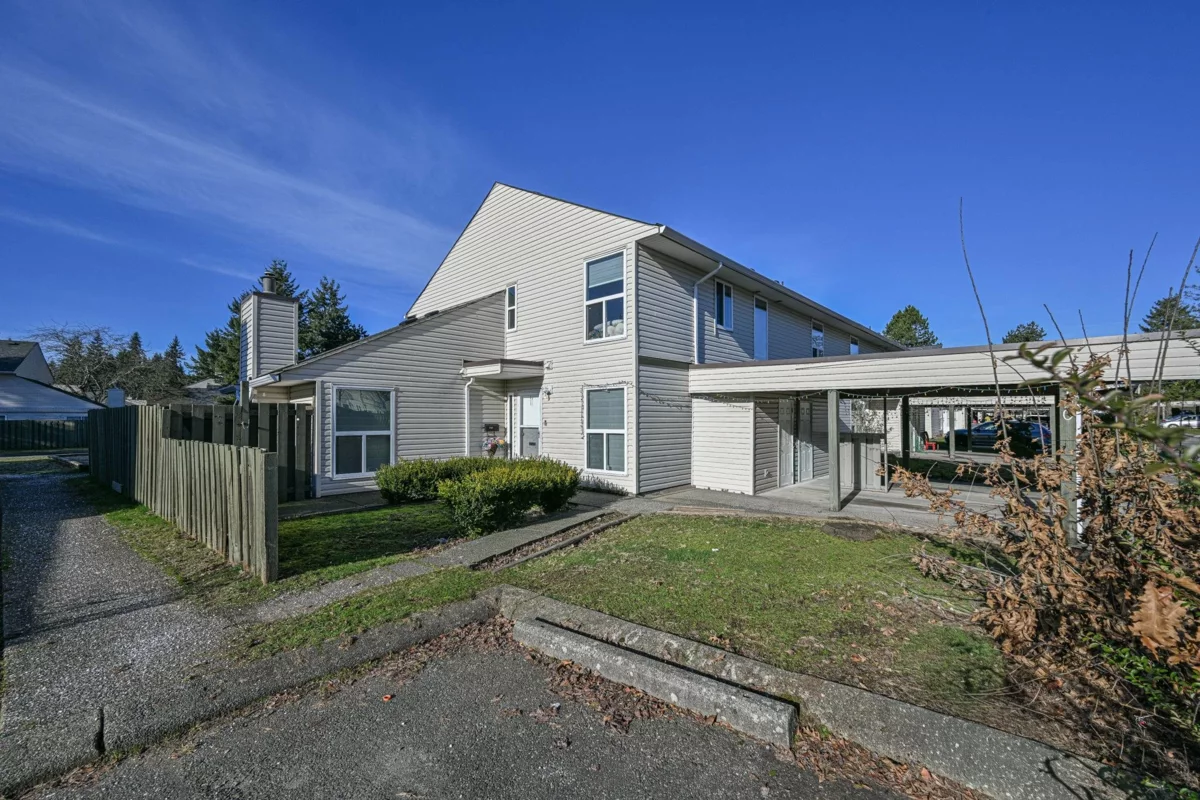 Outdoor Patio Photo of 190 32550 Maclure Road, Abbotsford, BC