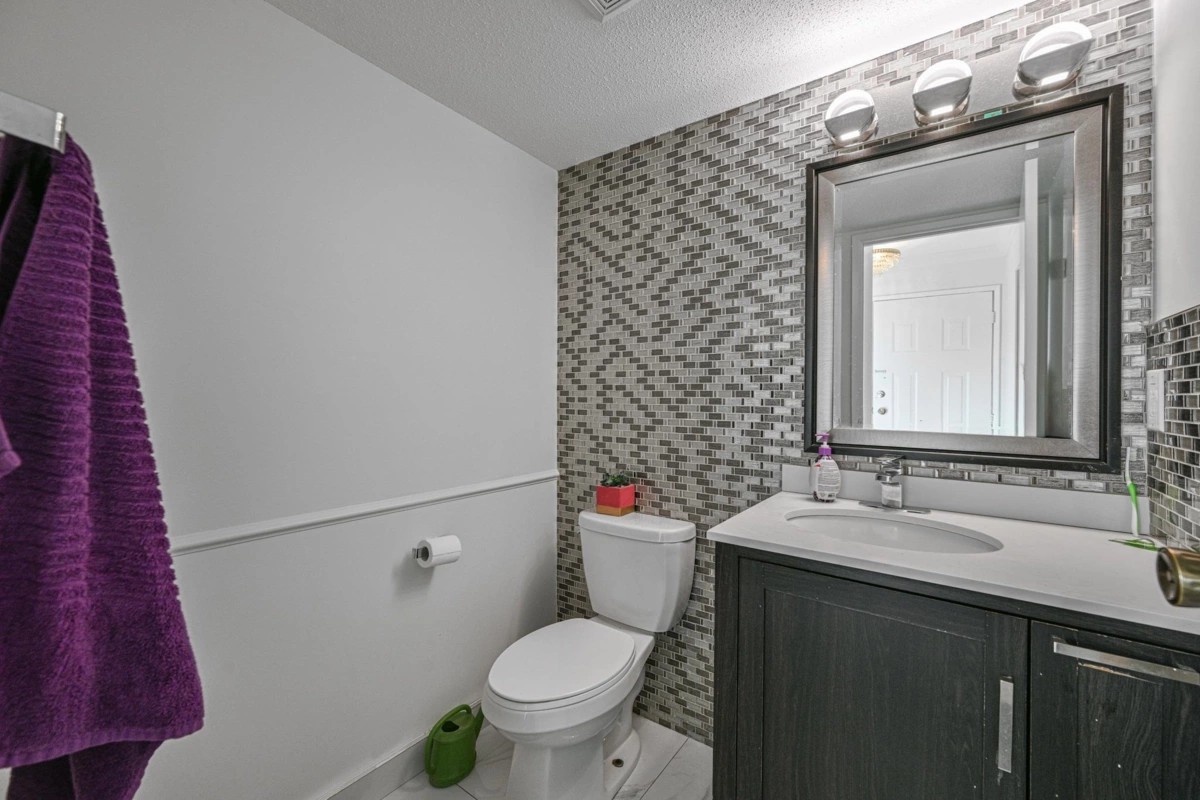 Primary Bedroom Photo of 190 32550 Maclure Road, Abbotsford, BC