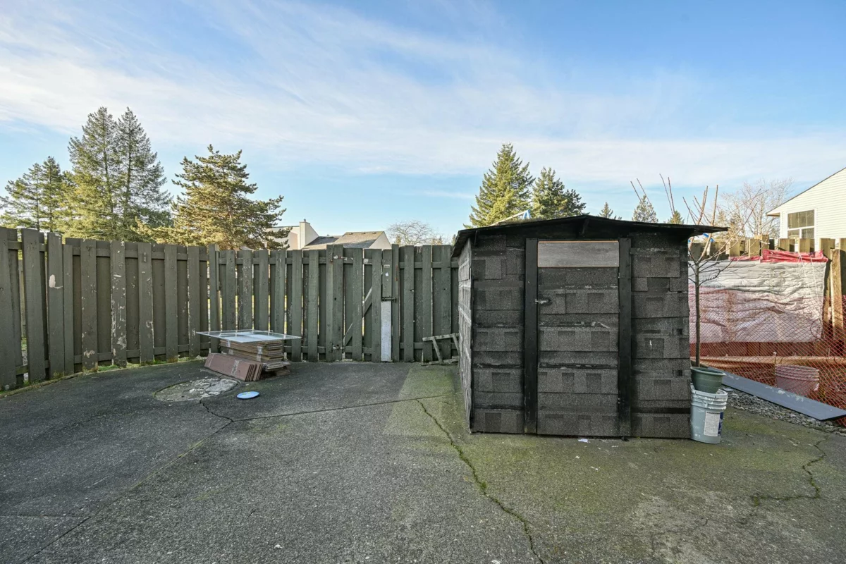 Staircase Photo of 190 32550 Maclure Road, Abbotsford, BC