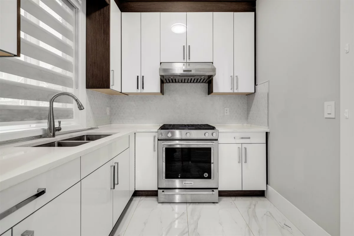 Garage Interior Photo of 2071 165 Street, Surrey, BC