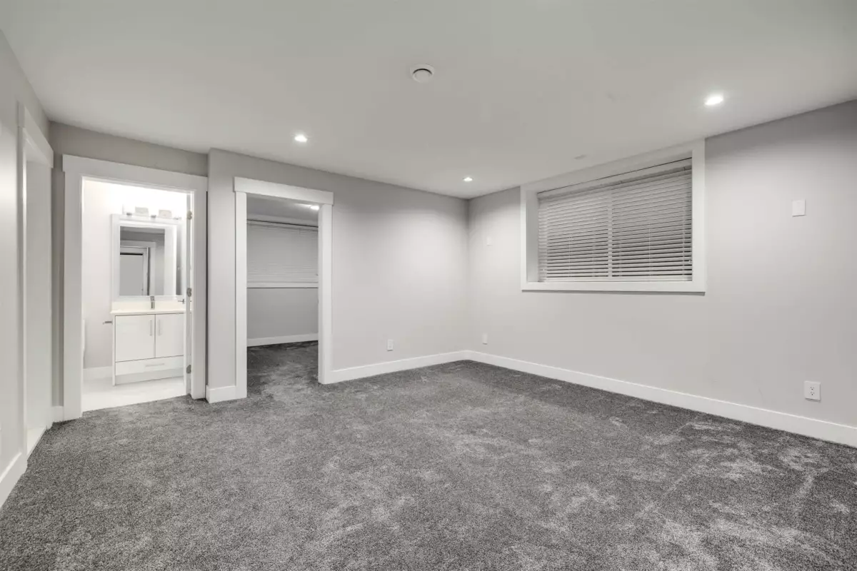 Guest Bathroom Photo of 2071 165 Street, Surrey, BC