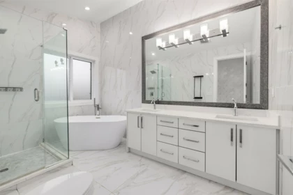 Primary Bathroom Photo of 2071 165 Street, Surrey, BC
