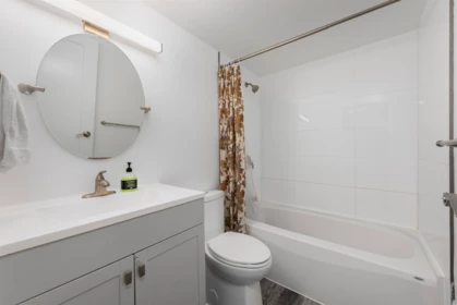 Primary Bathroom Photo of 222 8740 Citation Drive, Richmond, BC
