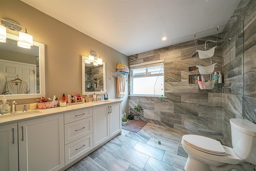 Kitchen Photo of 5298 St Andrews Place, Delta, BC