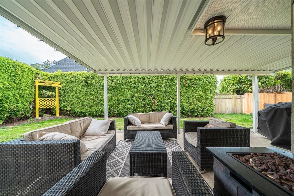 Living Room Photo of 5298 St Andrews Place, Delta, BC