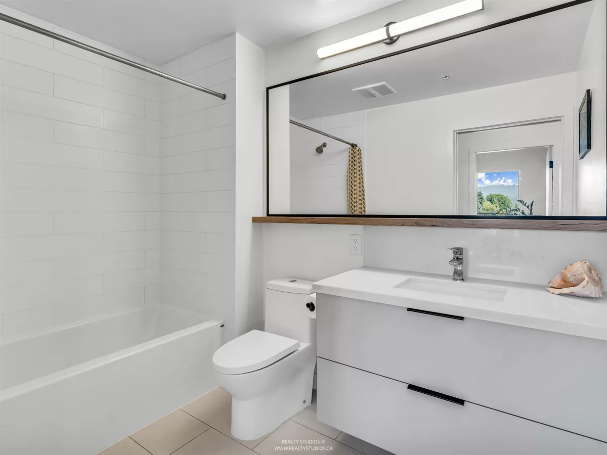 Laundry Room Photo of 608 3018 St George Street, Port Moody, BC