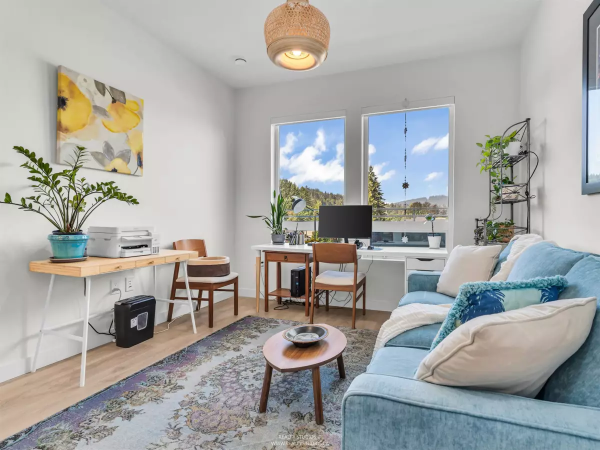 Loft / Bonus Room Photo of 608 3018 St George Street, Port Moody, BC