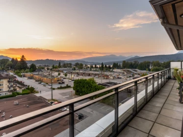 608 3018 St George Street, Port Moody, BC