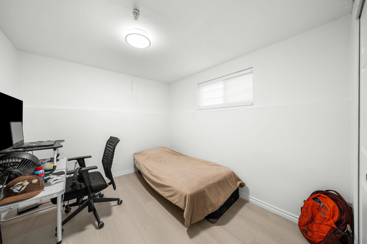 Garden / Landscaping Photo of 4769 Rupert Street, Vancouver, BC