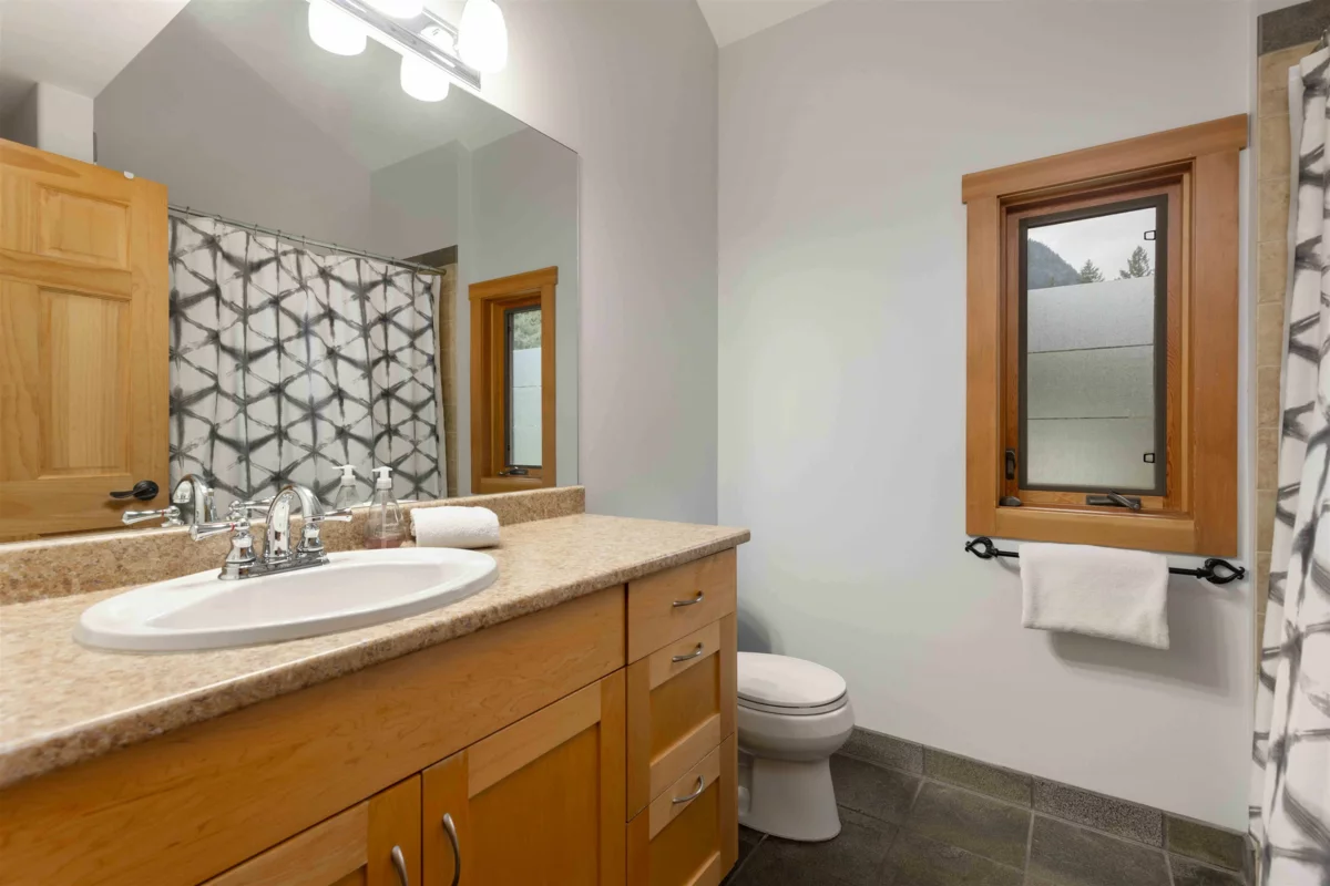 Guest Bathroom Photo of 7703 Pemberton Portage Road, Pemberton, BC