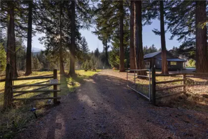 Garden / Landscaping Photo of 7703 Pemberton Portage Road, Pemberton, BC