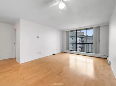 1605 145 St. Georges Avenue, North Vancouver, BC, North Vancouver — Apartment/Condo for sale