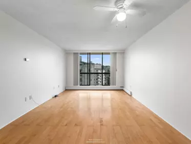 1605 145 St. Georges Avenue, North Vancouver, BC, North Vancouver — Apartment/Condo for sale