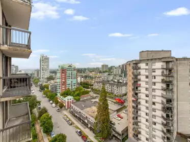 Hot Tub / Spa Photo of 1605 145 St. Georges Avenue, North Vancouver, BC