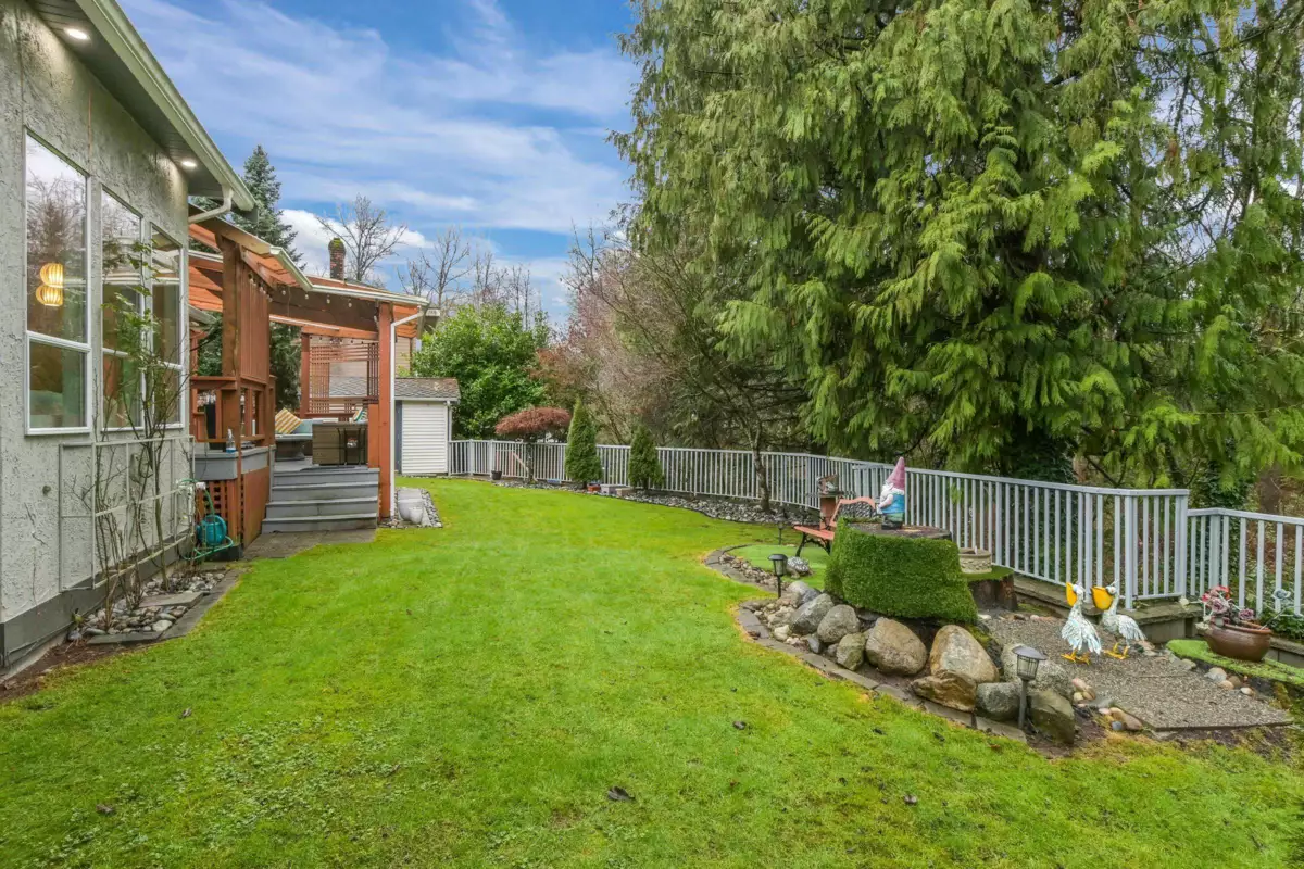 Front Yard Photo of 8099 148a Street, Surrey, BC