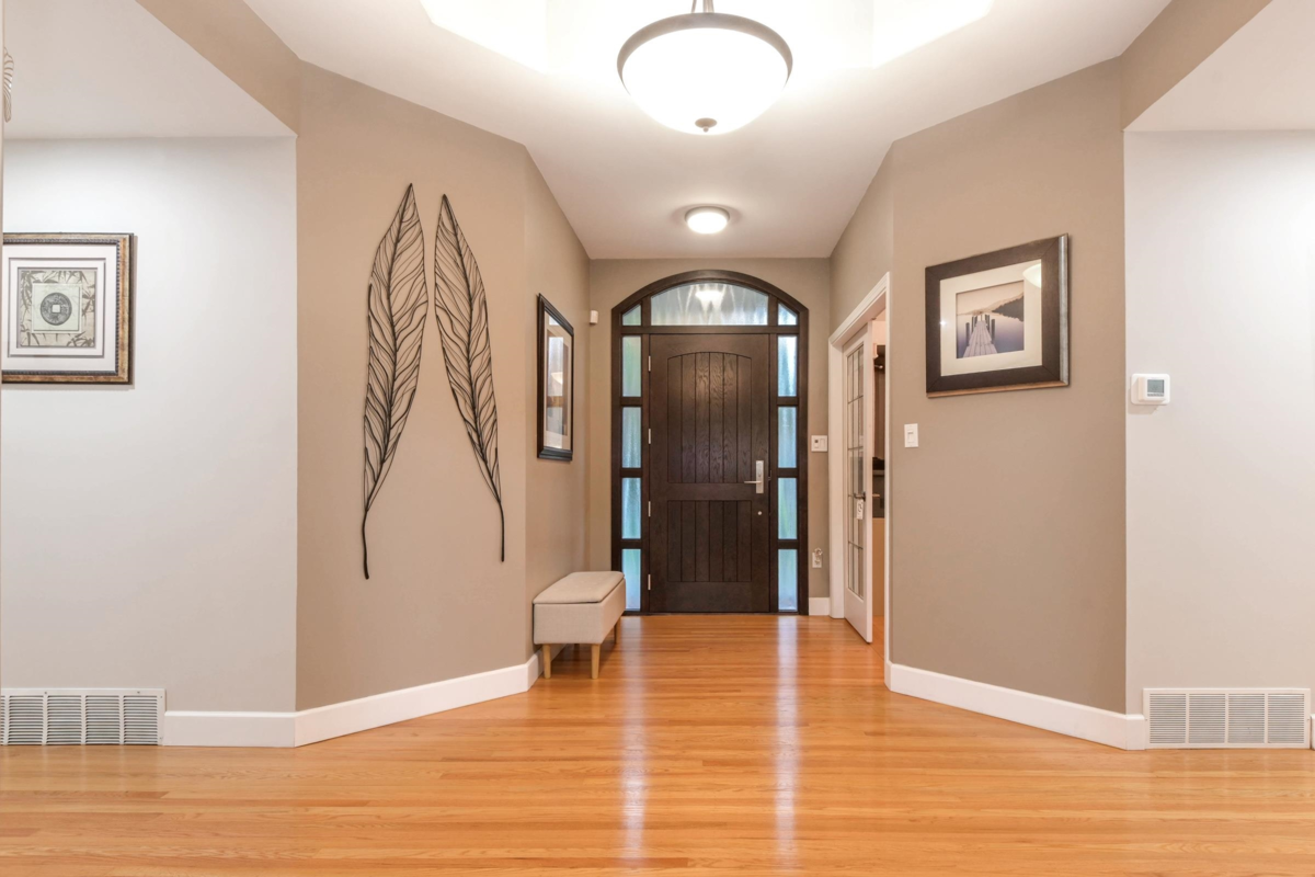 Kitchen Island Photo of 8099 148a Street, Surrey, BC
