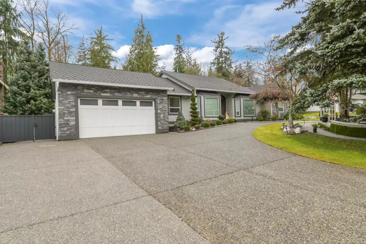 Living Room Photo of 8099 148a Street, Surrey, BC