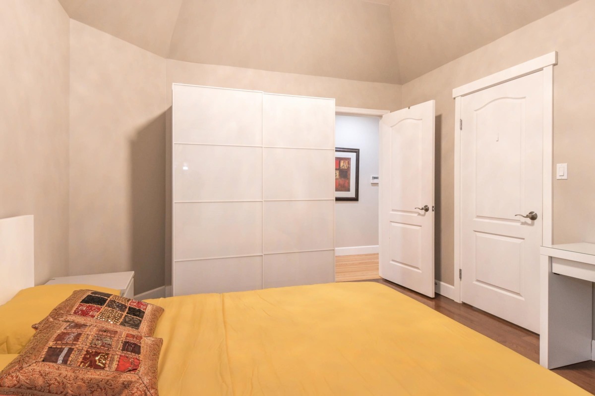 Mudroom Photo of 8099 148a Street, Surrey, BC