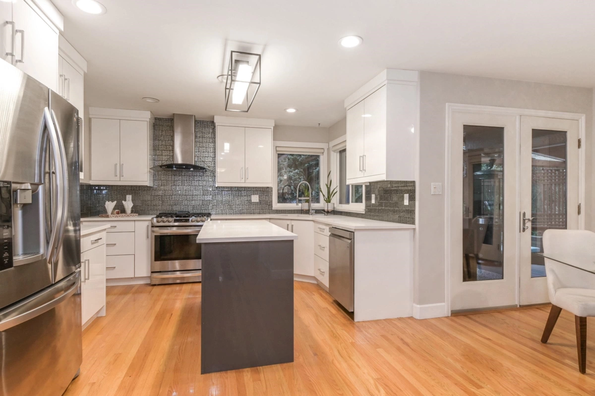 Primary Bathroom Photo of 8099 148a Street, Surrey, BC