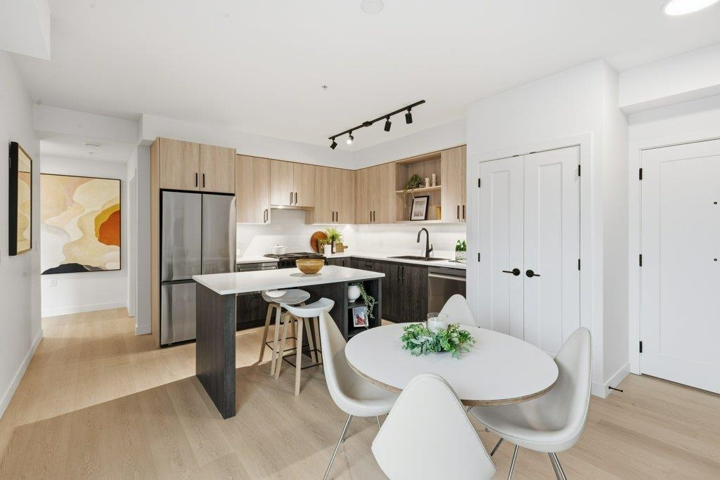 Family Room Photo of 506 2002 St. George Street, Port Moody, BC