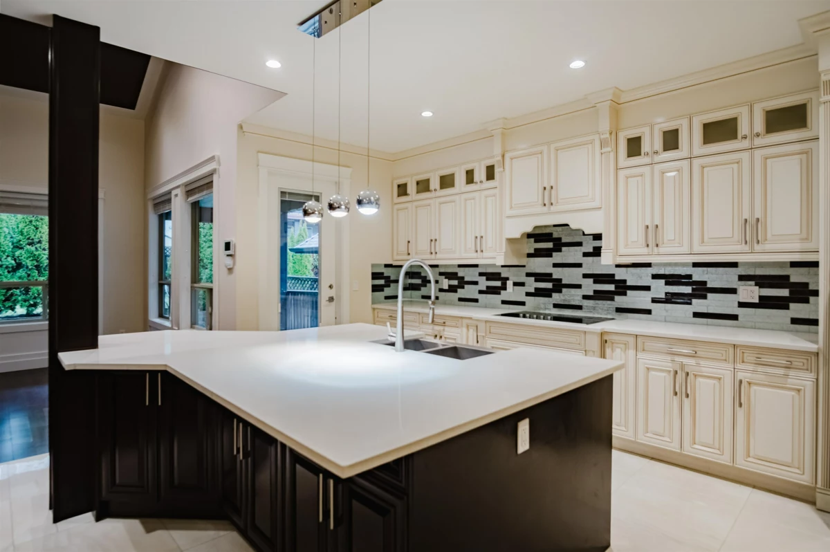 Kitchen Island Photo of 20539 68th Avenue, Langley, BC