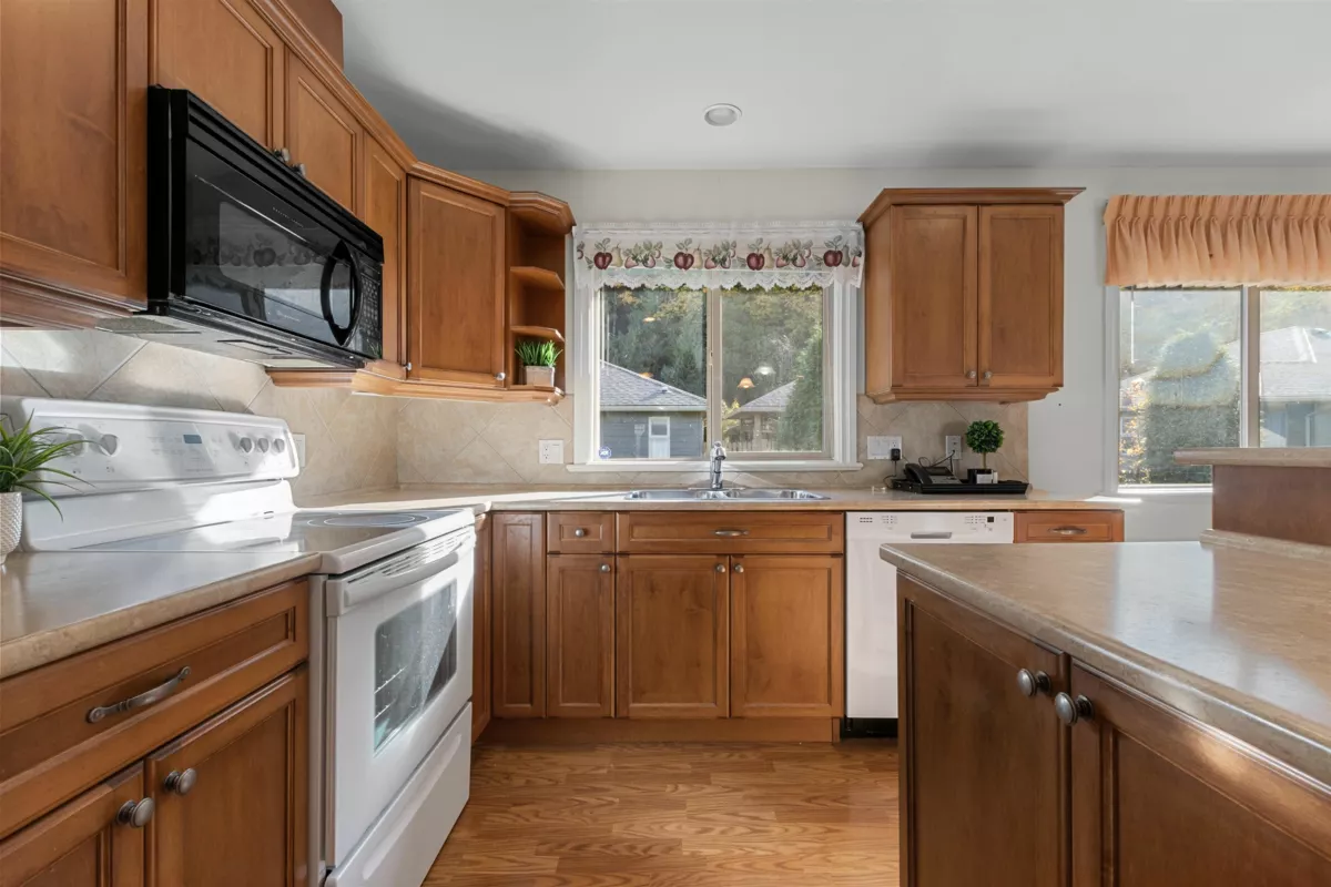 Dining Area Photo of 194 46000 Thomas Road, Chilliwack, BC