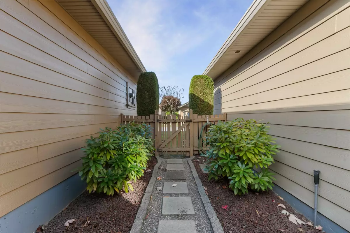 Garage Interior Photo of 194 46000 Thomas Road, Chilliwack, BC