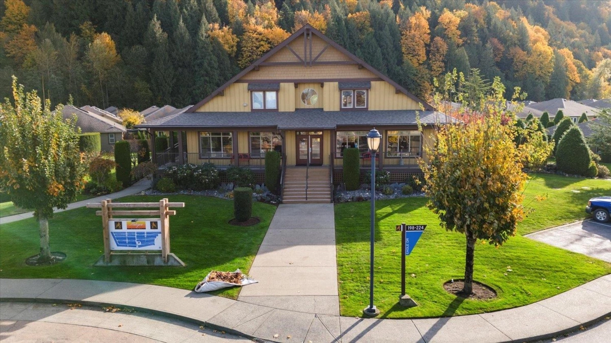 Hot Tub / Spa Photo of 194 46000 Thomas Road, Chilliwack, BC