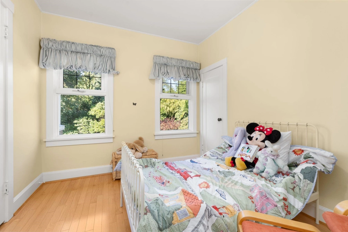 Backyard Photo of 1537 W 40th Avenue, Vancouver, BC